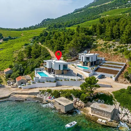 度假居 Front In Dingac With Sauna