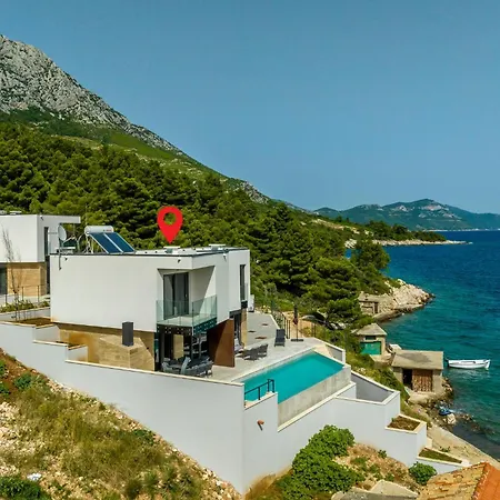 Front In Dingac With Sauna