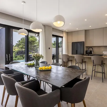 Front In Dingac With Sauna Casa de Férias