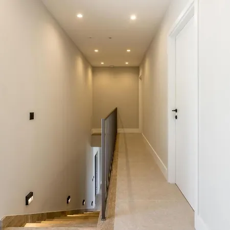 度假居 Front In Dingac With Sauna