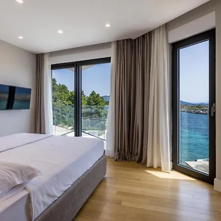 Front In Dingac With Sauna Casa de Férias