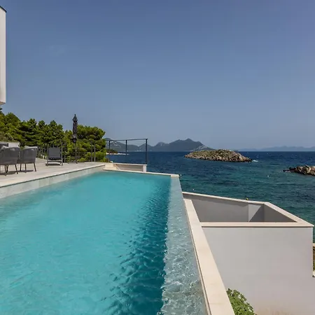 Сasa de vacaciones Front In Dingac With Sauna